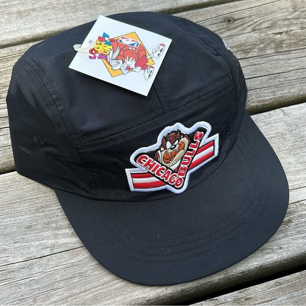 90s Vintage CHICAGO BULLS Hat Youth Strapback Taz Looney Tunes NWT